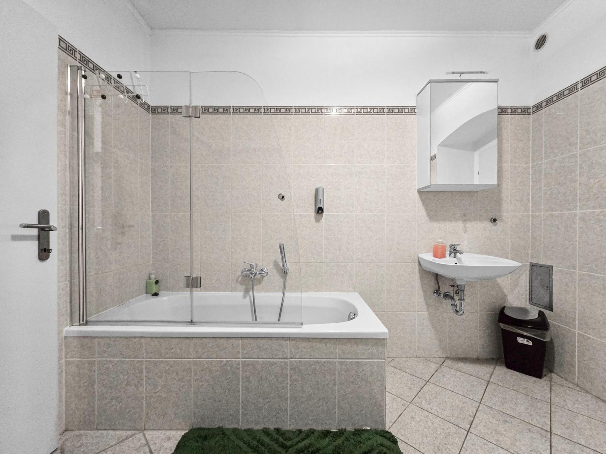 Spacious Three-Bedroom, Three King-Size Beds Viena Exterior foto