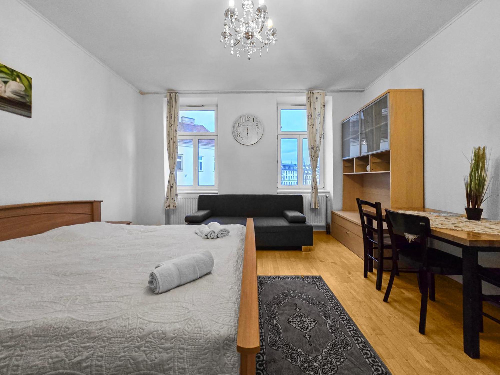 Spacious Three-Bedroom, Three King-Size Beds Viena Exterior foto